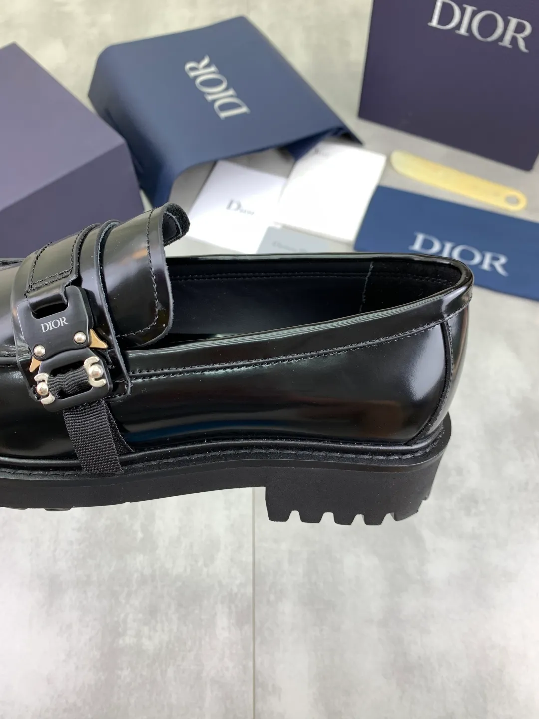 Men's shoes 💰P680 new model, high quality 💎💎💎 water-dyed cow lining, original quality Dior —🆘.Dior original purchase, high-end business leather shoes, fabric: imported from Italy open edge beaded cowhide material ➕ water-dyed cow lining / cowhide feet ➕ special original rubber outsole, fine workmanship, real thing ^_^ Photographed 🎬size: 39-44 (38 45 (customized)